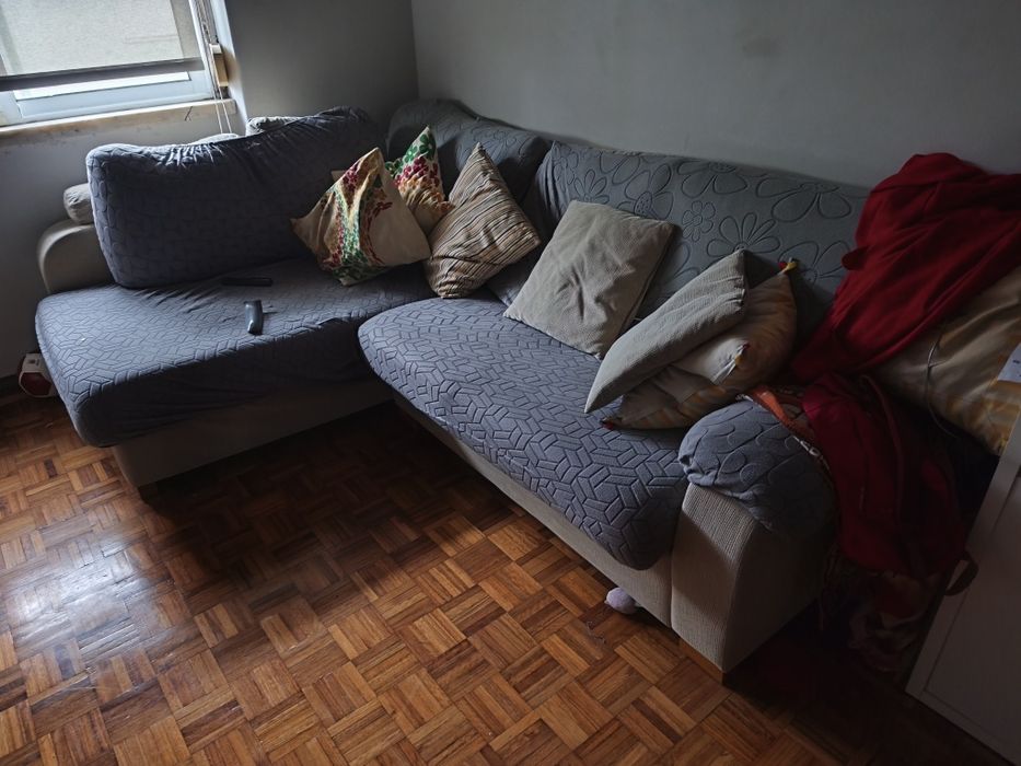 Sofá cama com chaise long