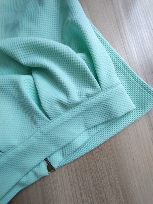 Miętowa spódniczka mini