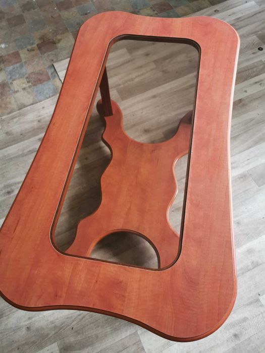 Stolik kawowy z szybą