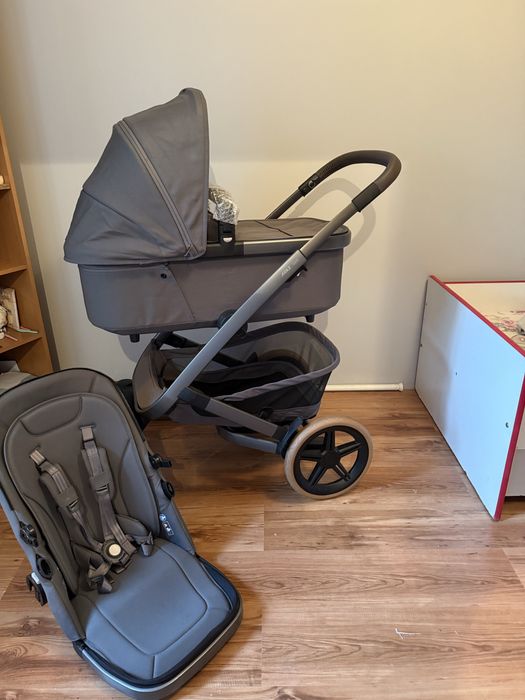 Joolz geo3 Pure Grey rok po roku, bliźniaczy