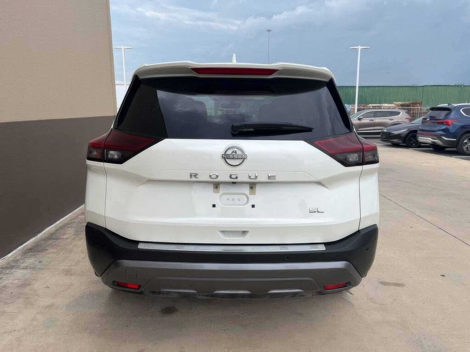 Nissan Rogue SL      2023