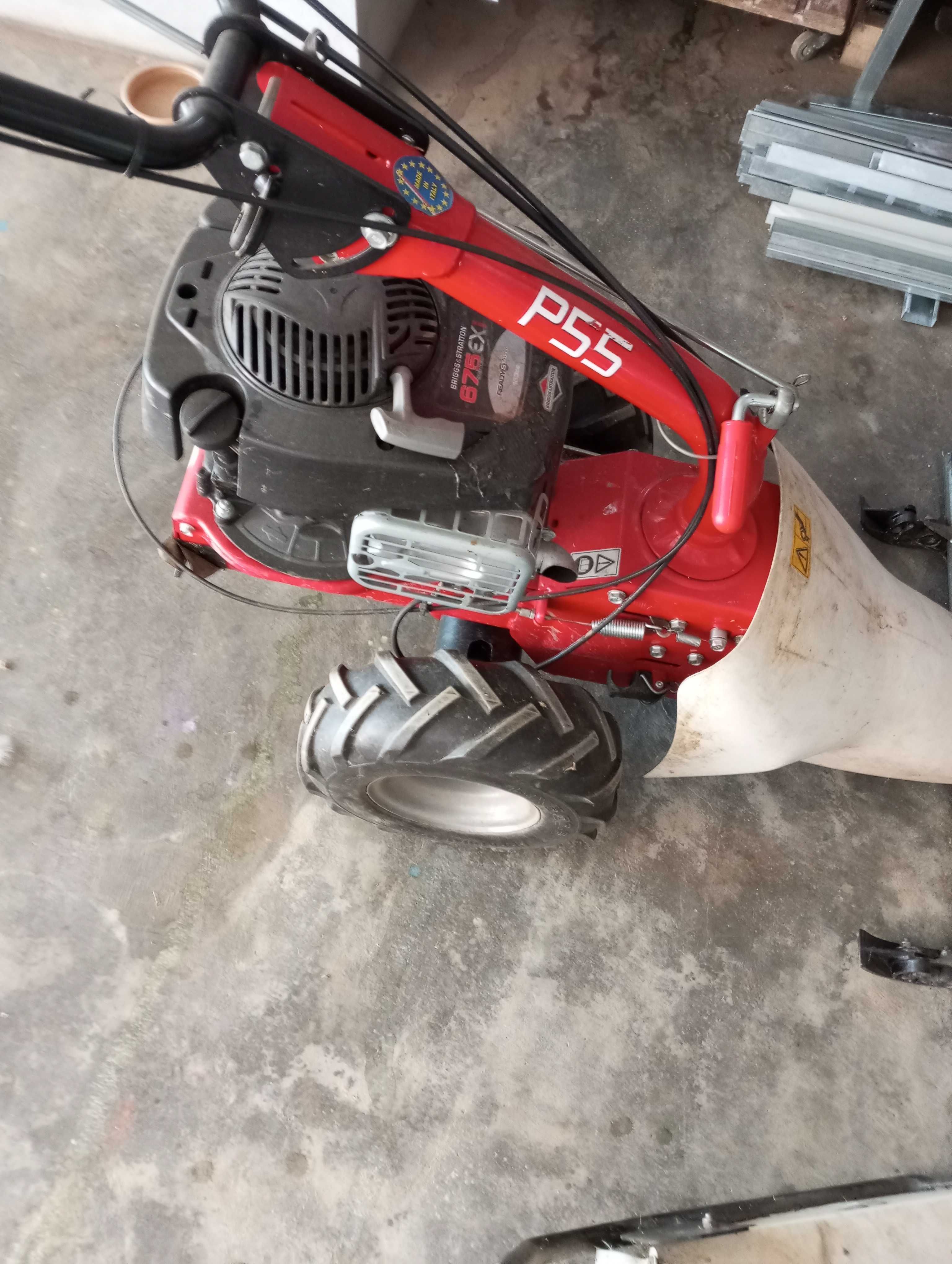 Motocultivador P55 com alfaias