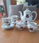 Zestaw kawowy 6 osobowy, porcelana w różyczki