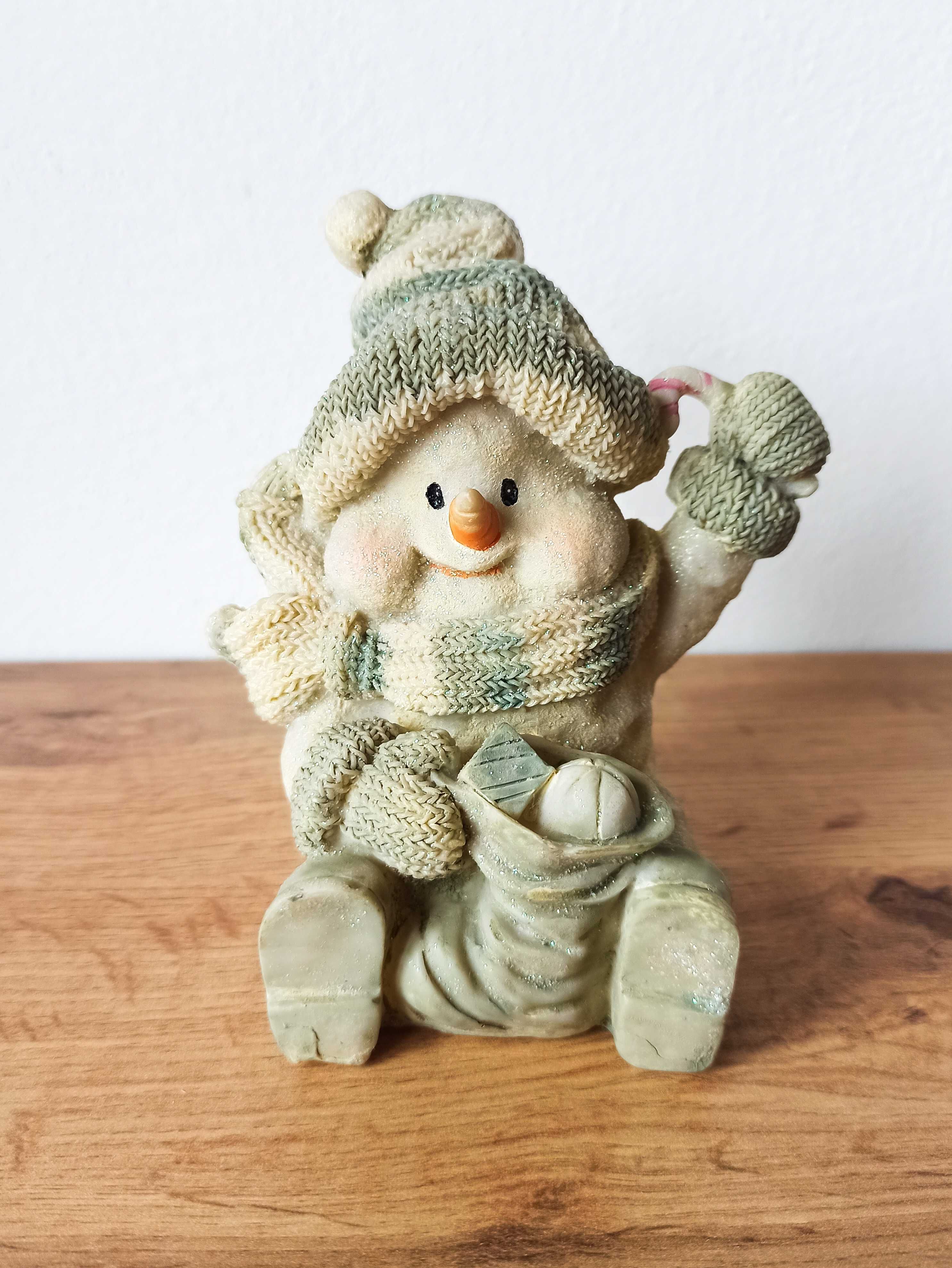 Figurka bałwan świąteczny zimowy bożonarodzeniowy wyrób ceramiczny