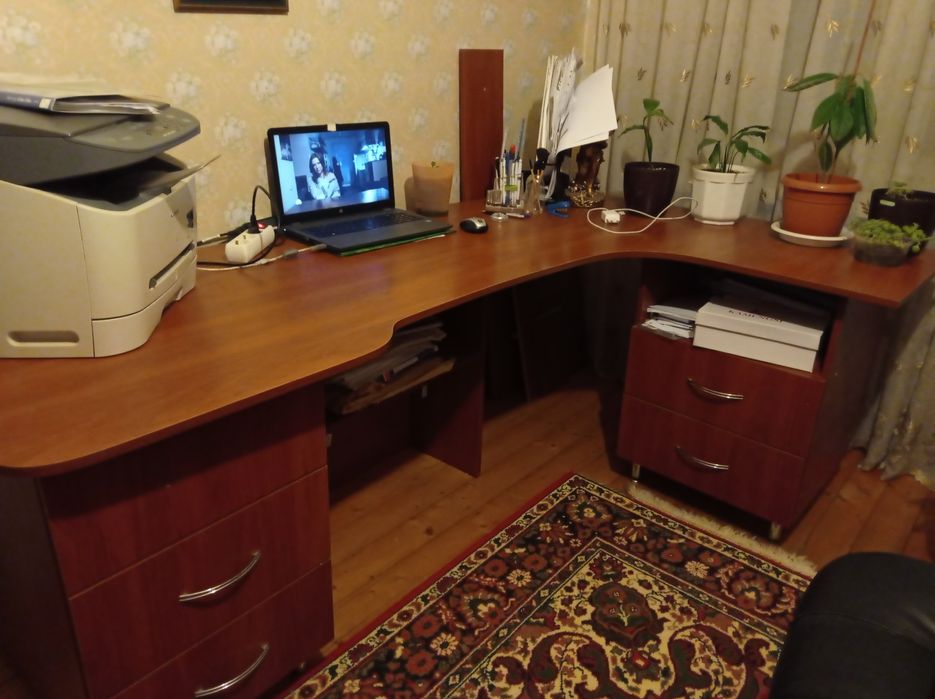 Офісна мебель. Б./у.