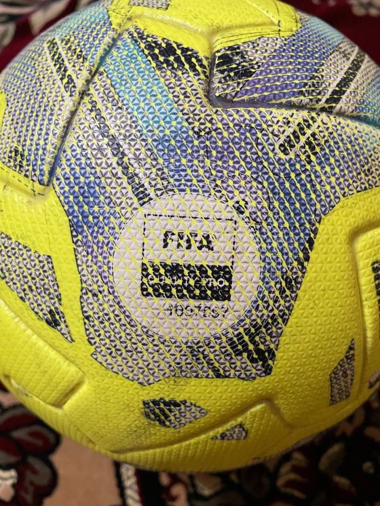 М'яч футбольний Puma Orbita 1