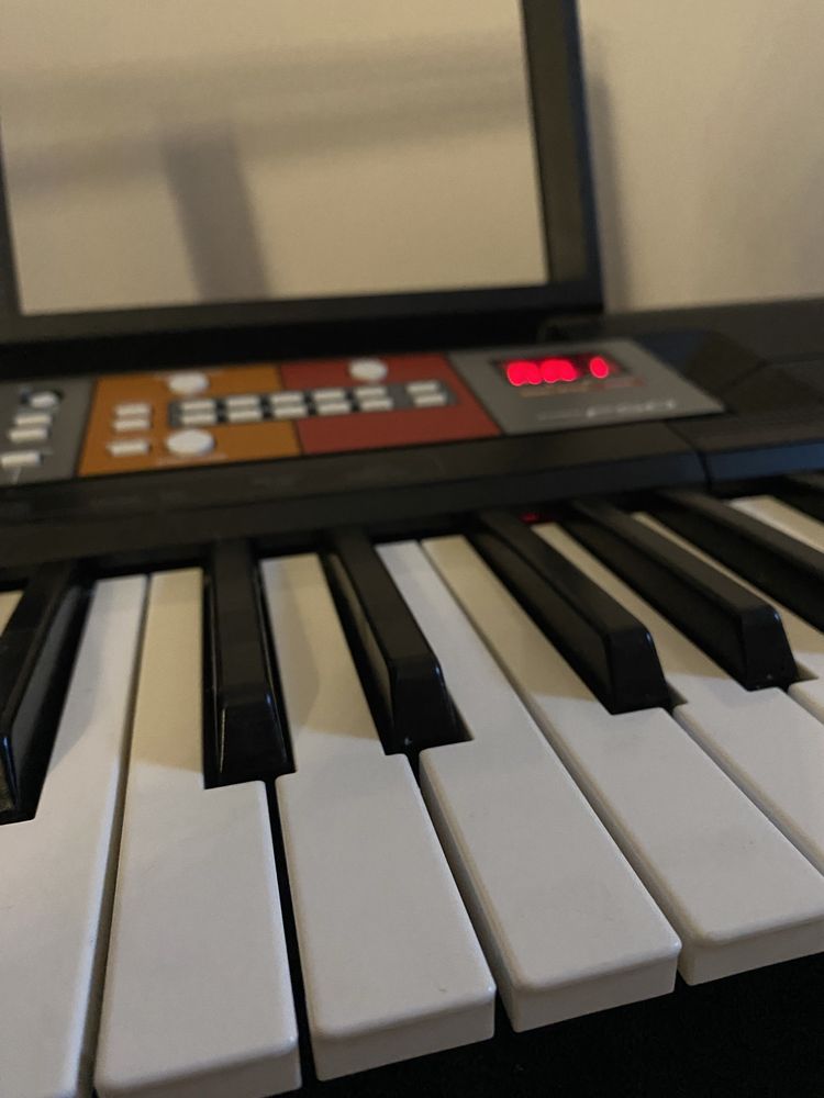 Yamaha keyboard PSR-F50