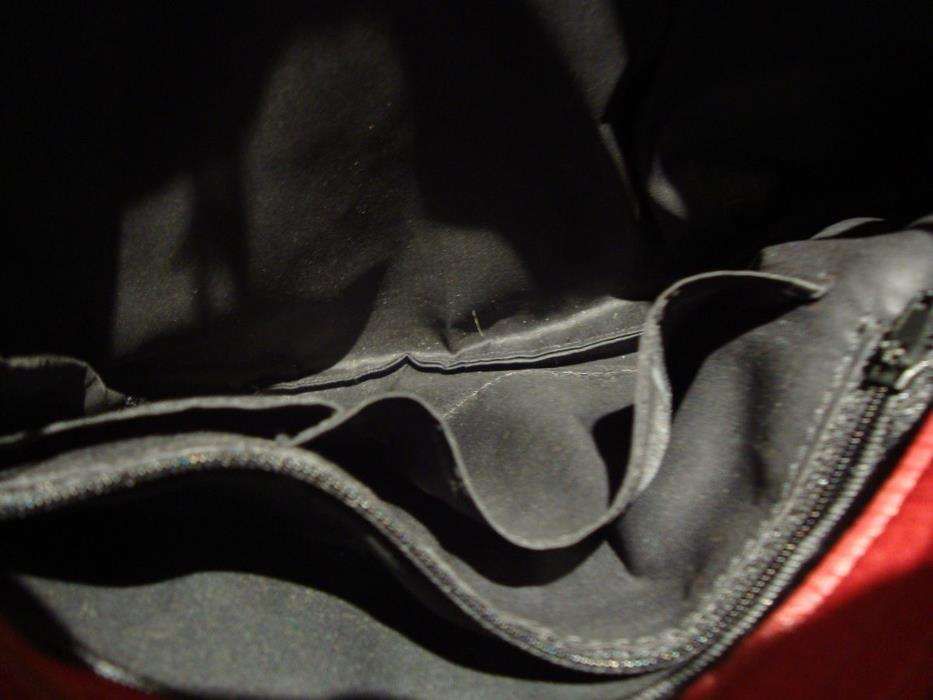 Carteira vermelha em pele verdadeira