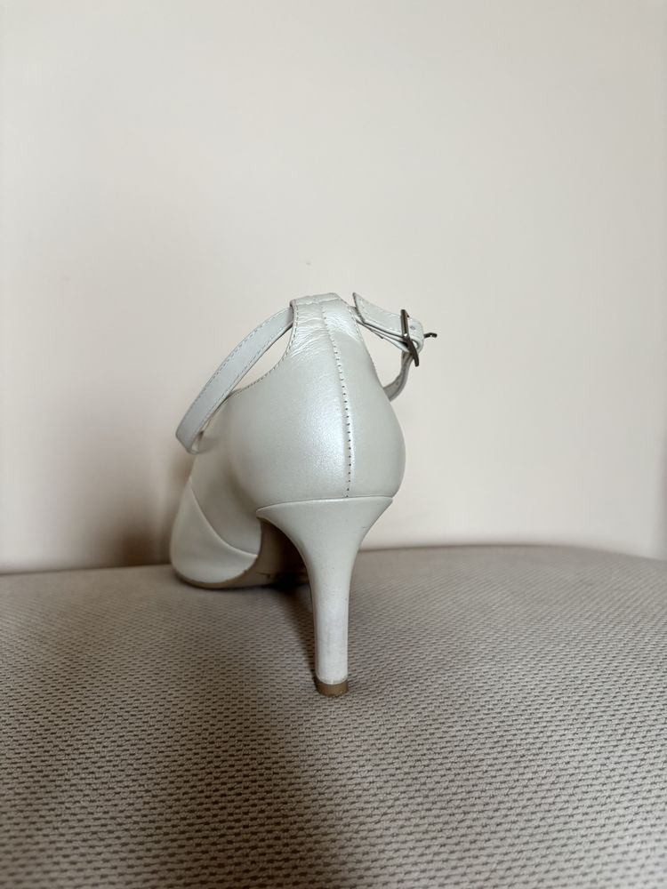 Buty ślubne kotyl 37