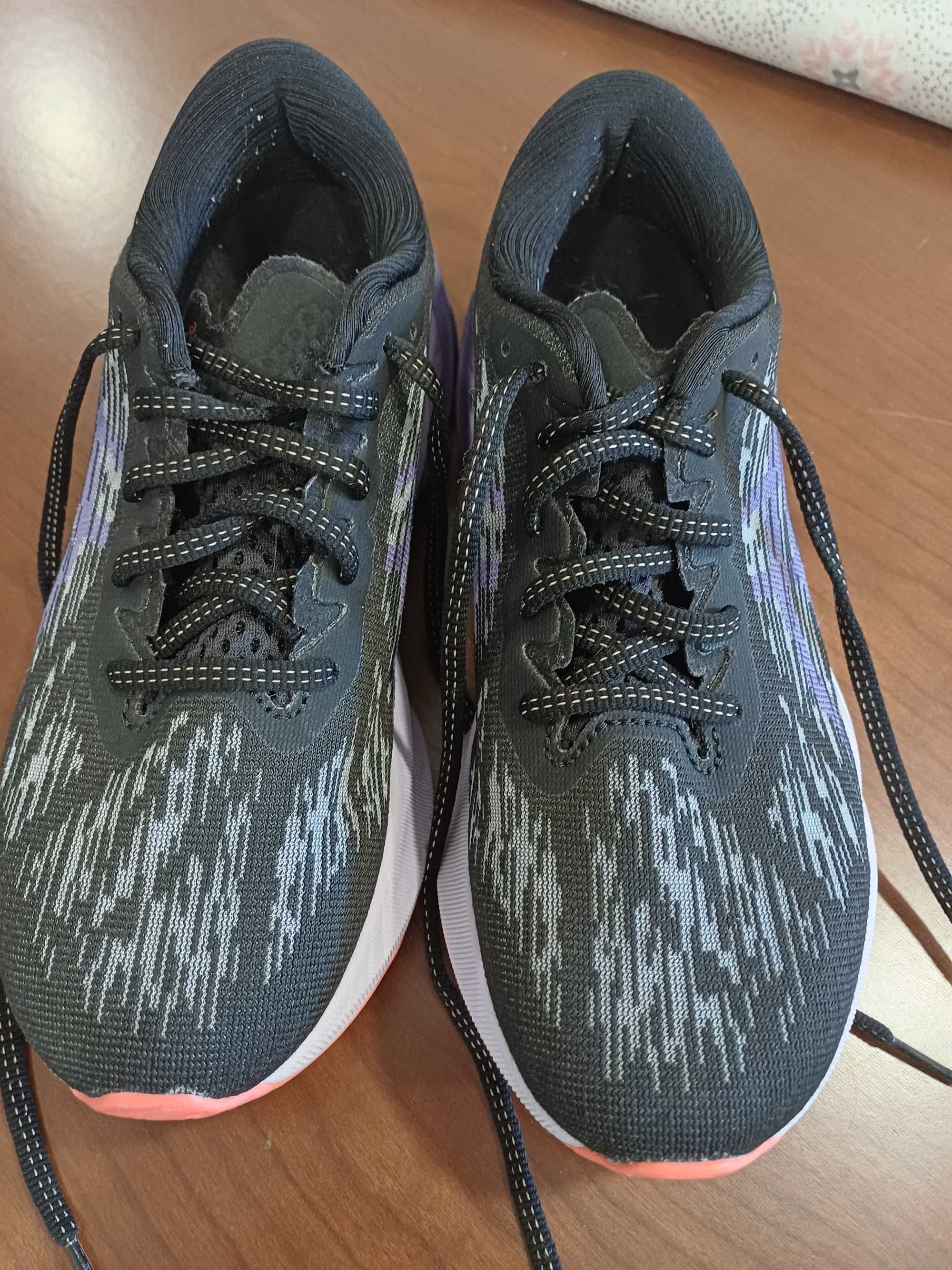 Asics novablast 4 36.5