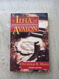 A Ilha de Avalon, Nicholas R. Mann