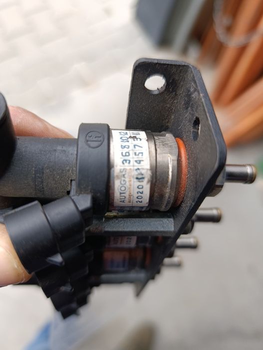 Продам Б/у газову установку 4-покоління.