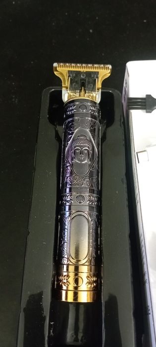 Buda máquina de cortar cabelo e barba