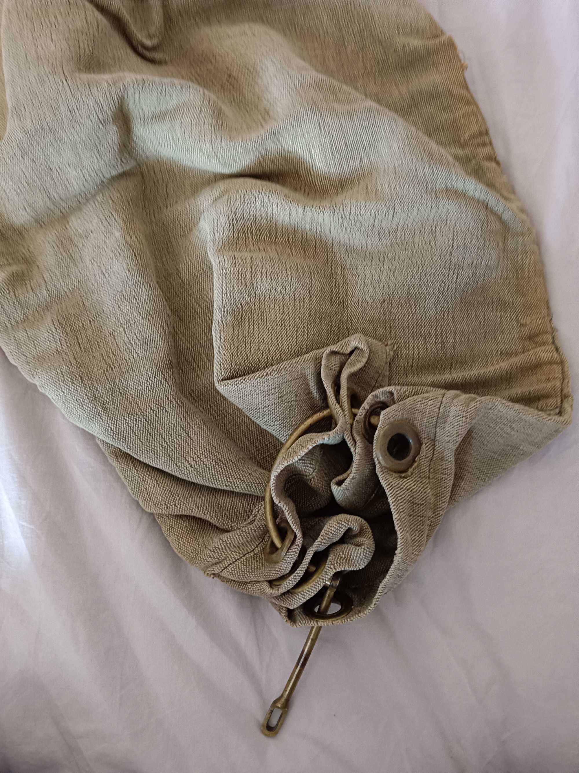 Sacos de pano grosso (dois)