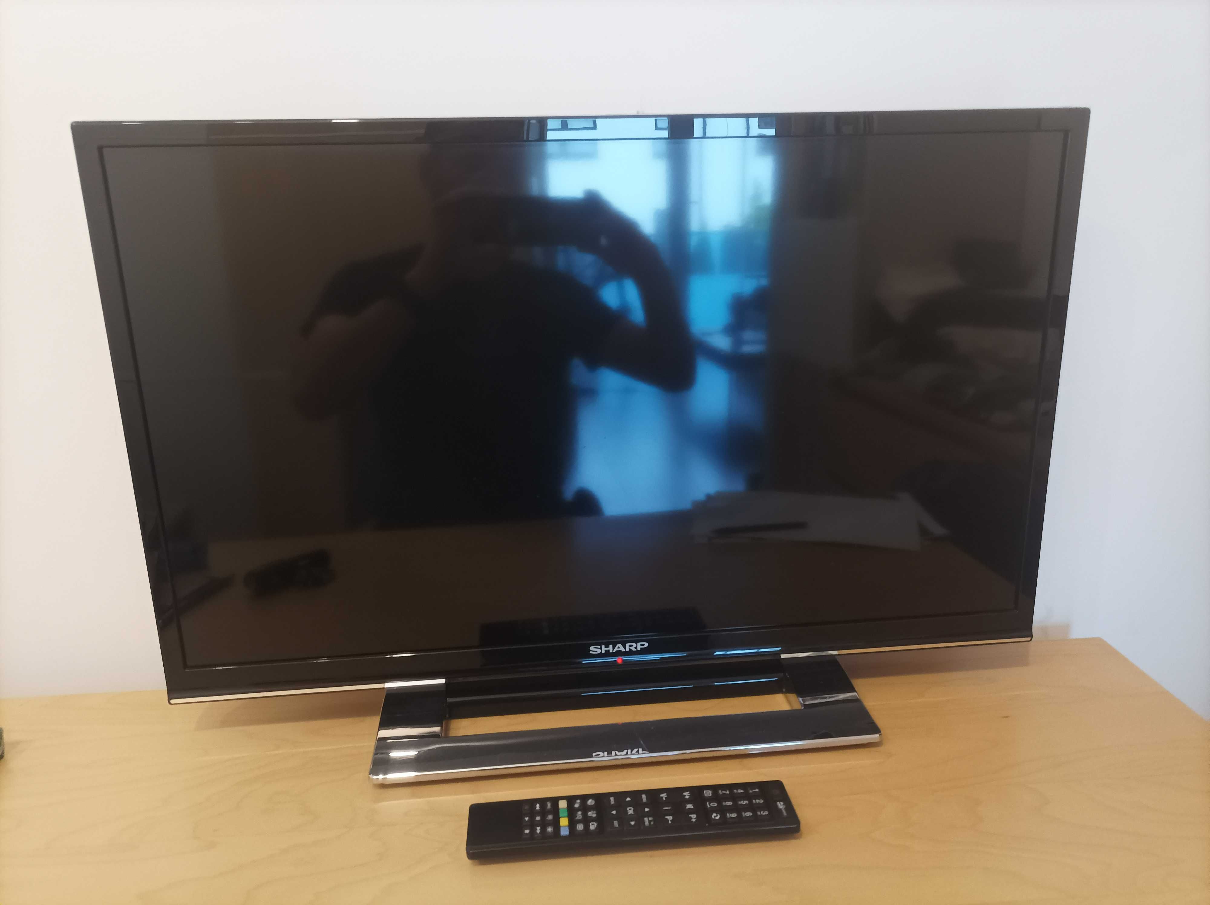 TV Sharp LED 32 cale, Full HD