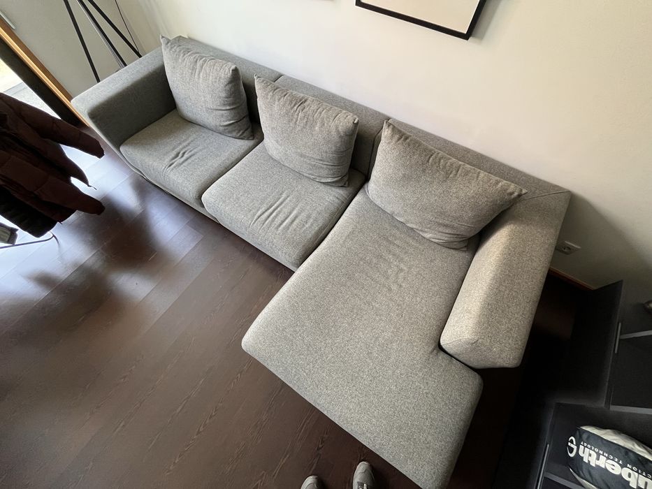 Sofá com chaise longue