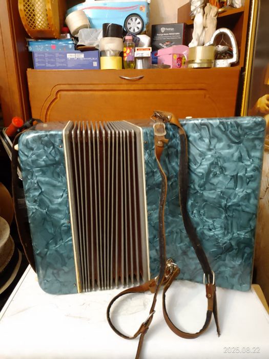 Аккордеон Пионер с футляром