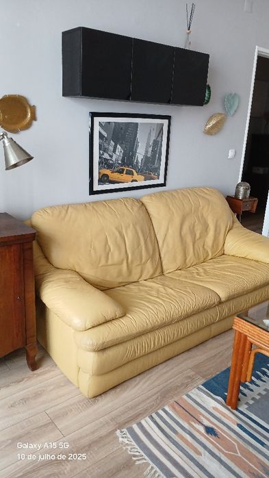 Sofa pele amarela