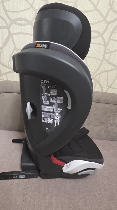 Автокрісло BeSafe iZi Flex Fix i-Size для дітей з 3 до 12 років