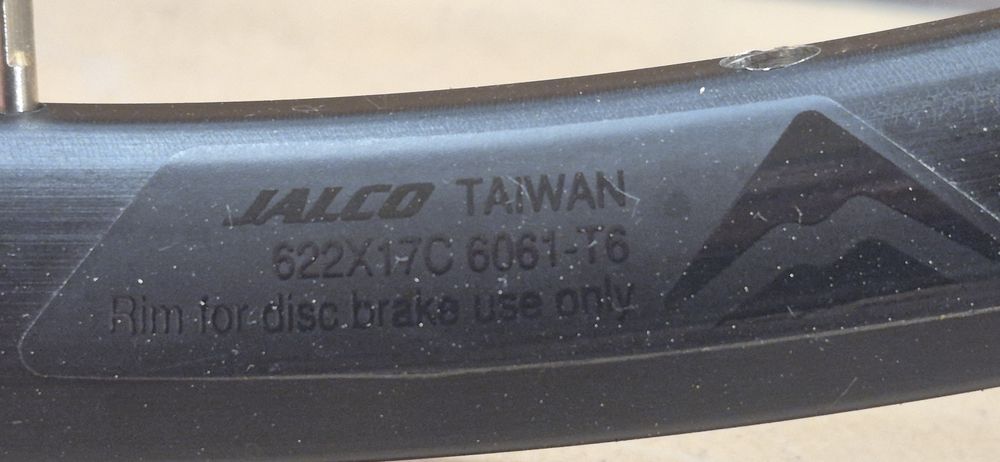 Koła.  Merida Expert Disc . Gravesa , szosa.