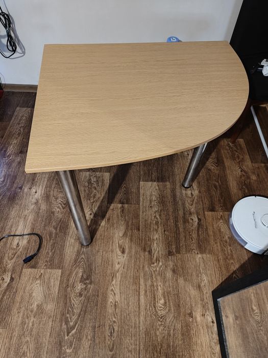 Угловой стол в отличном состоянии