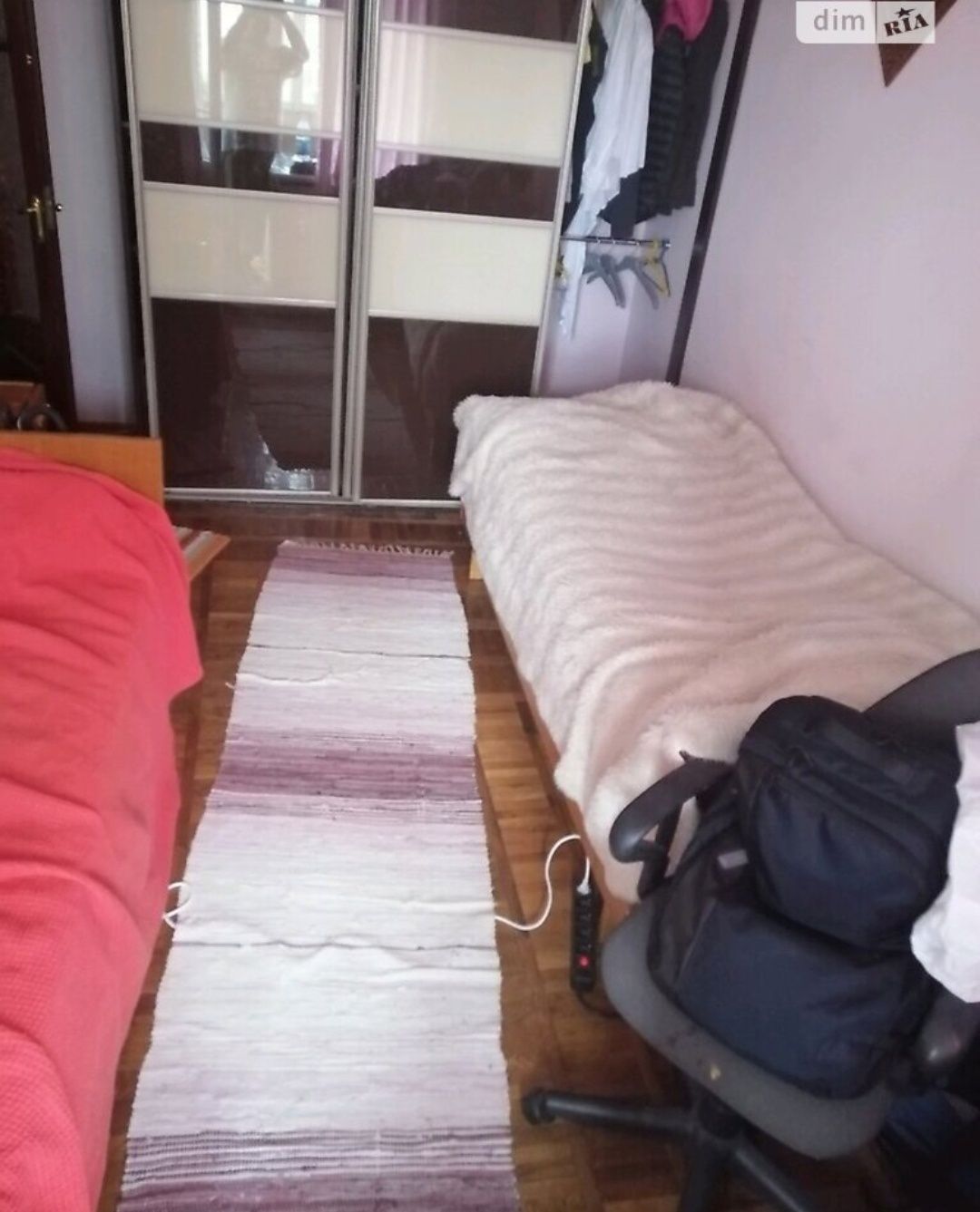 Місце в двомісний кімнаті для хлопця.