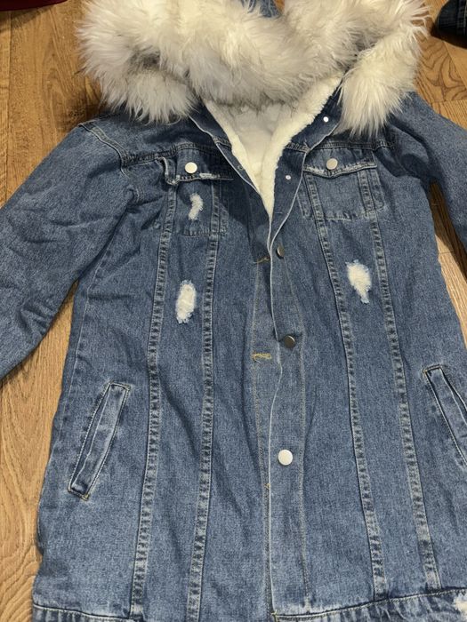 Куртка тепла , в дуже гарному стані , на фото 2 куртки ( М і Л )