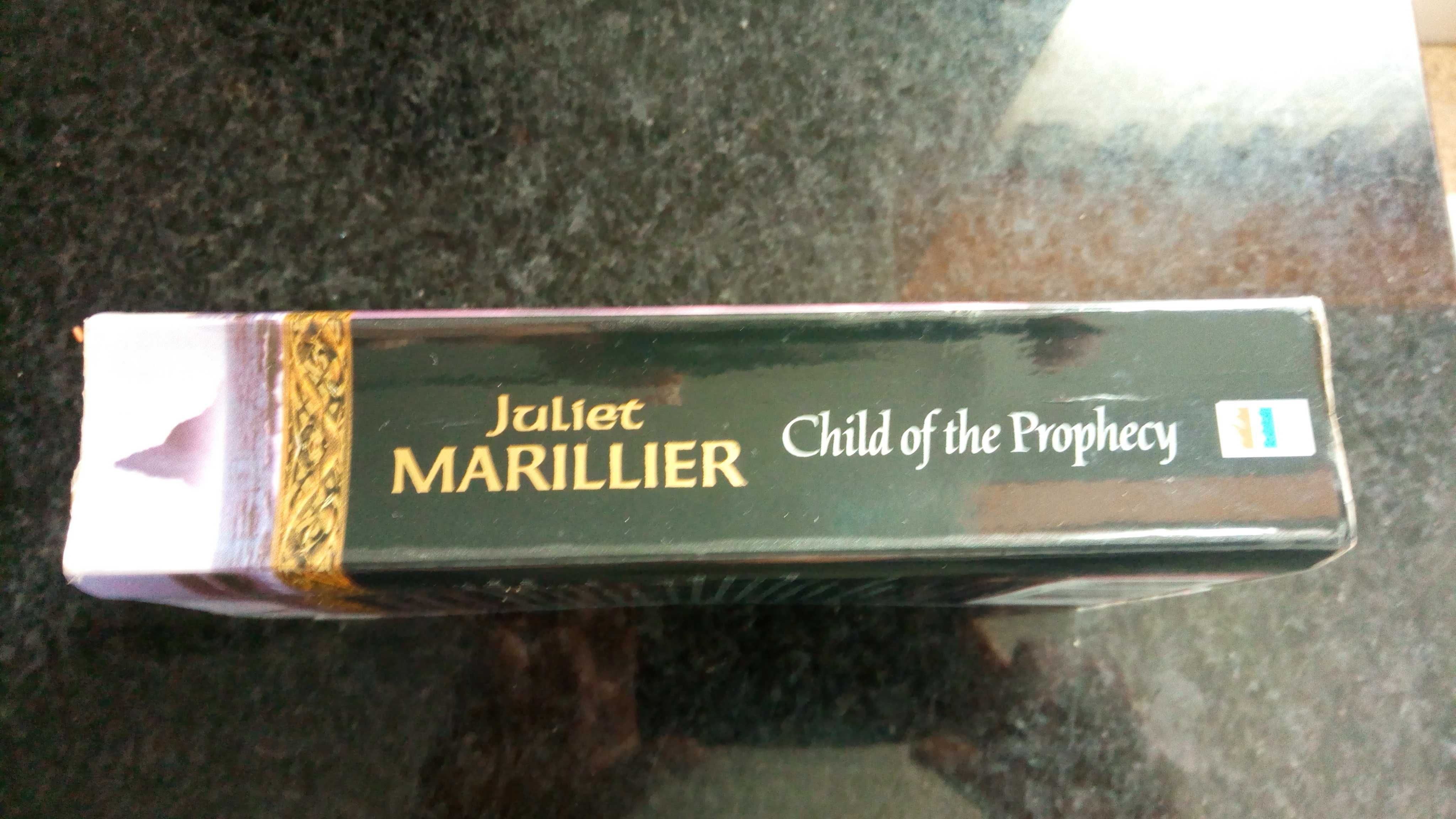Livros "Child of the Prophecy" e "Condominium"