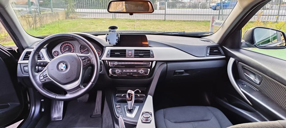 Para venda BMW 320 Touring (F31) 2016 Automático 
o
320 d (140 kW / 19