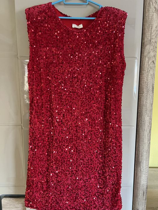 Sukienka celiny czerowna rozmiar 40-46