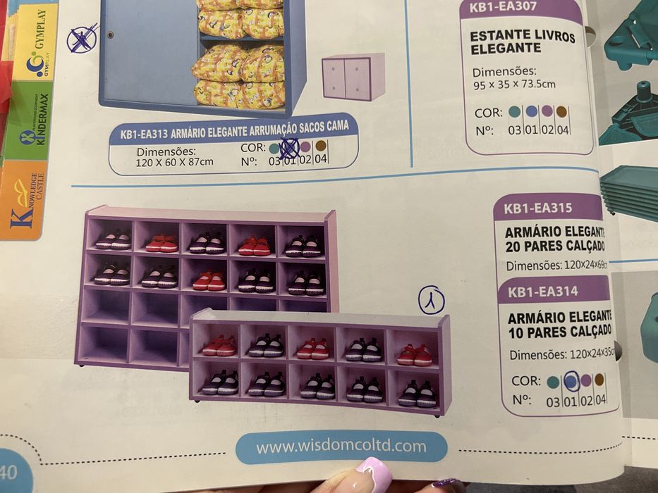 Armário com 10 divisórias
