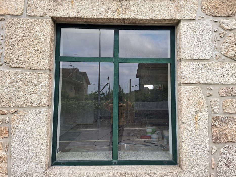 Janela Montra de Alumínio Fixa