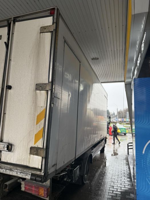 Продам будку -рефрежиратор з холодильною установкою