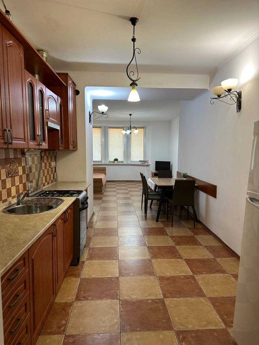 Затишна кухня-студія + спальня на Корзо в Центрі.  Подобово!