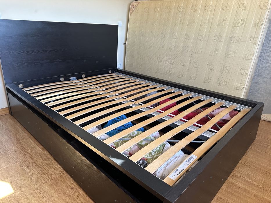 Cama de casal + comoda