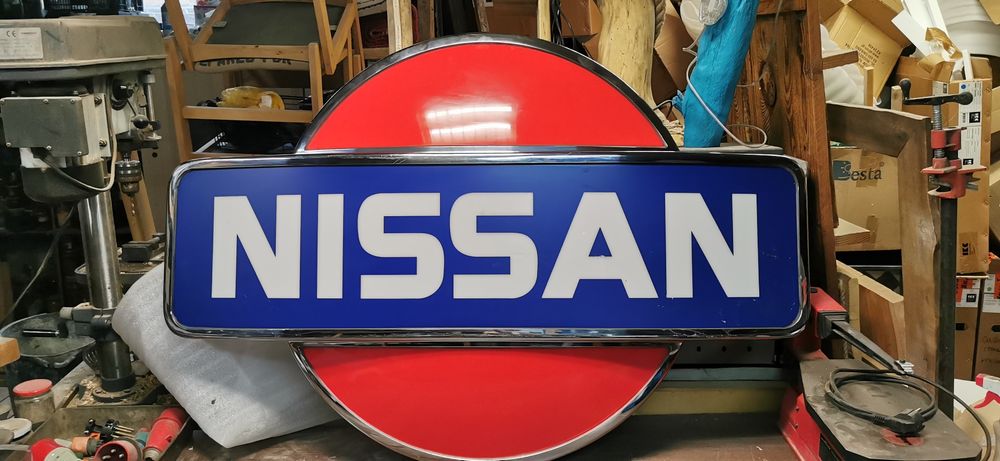 Neon Nissan 120x86cm, reklama vintage, dekoracja świetlna