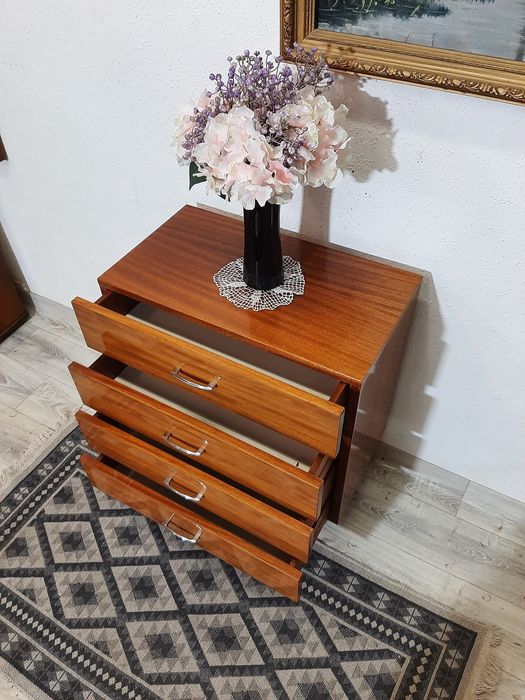 Mała komoda vintage