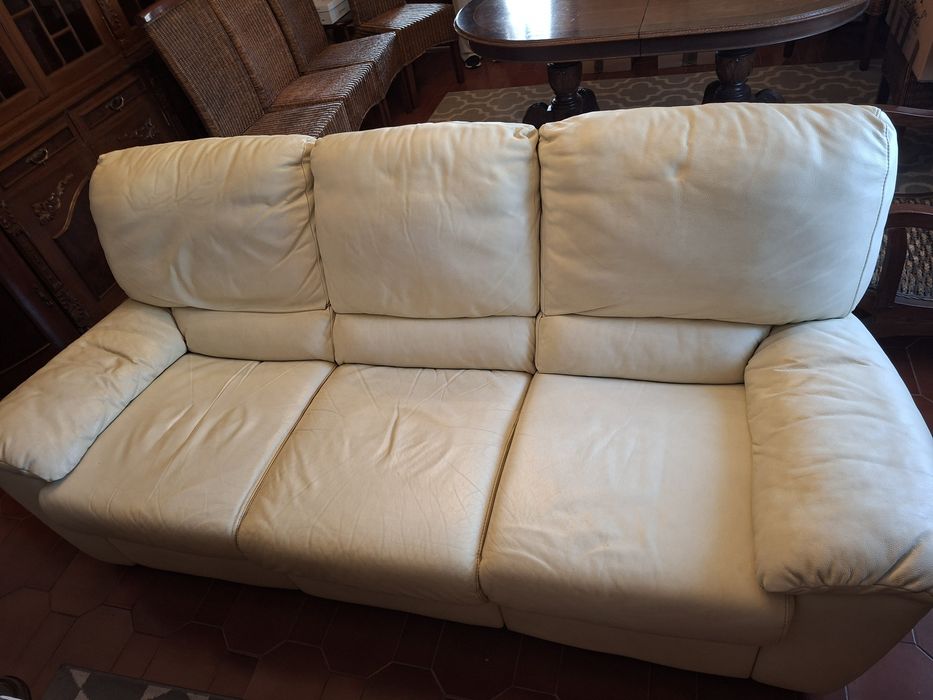 Sofá Pele - Bege