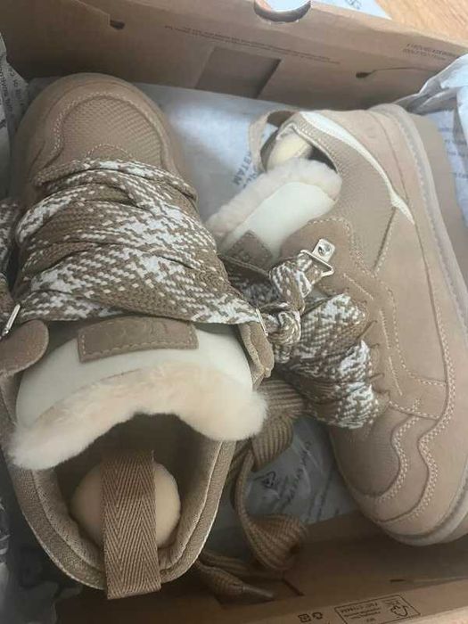 UGG_Lowmel_Sand_R.37