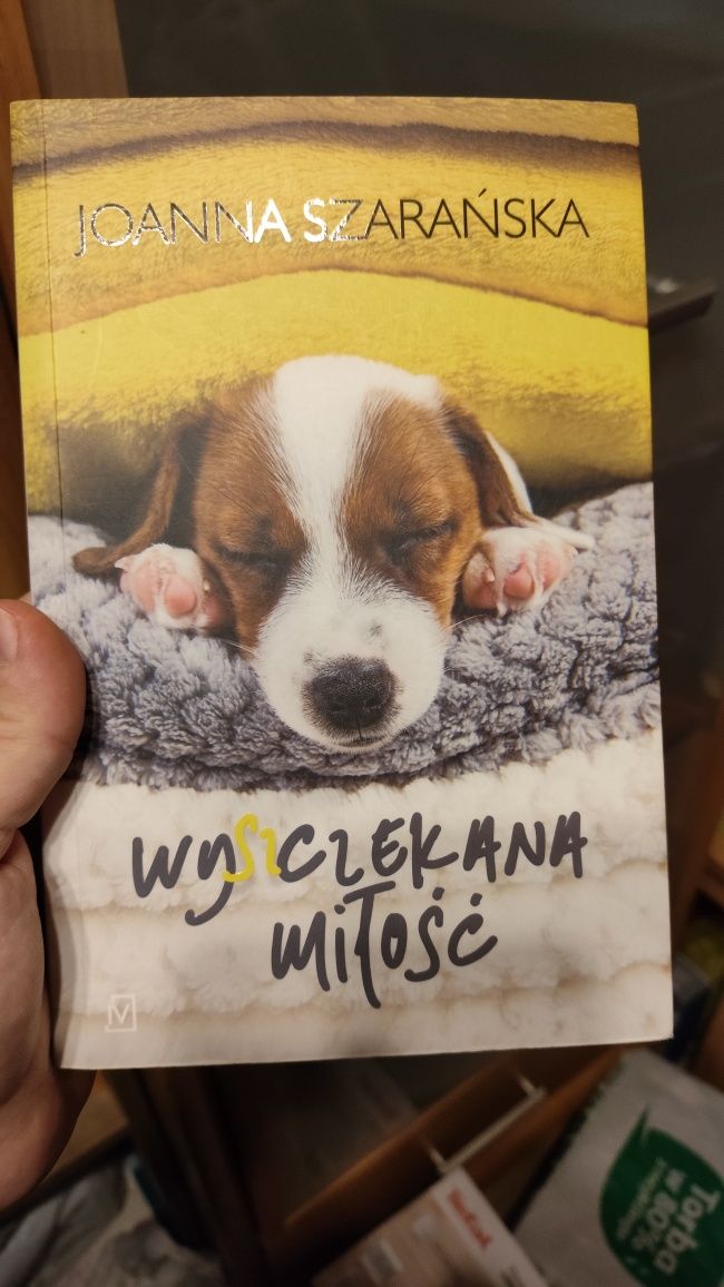 Książki o psach, jedna o jeżyku