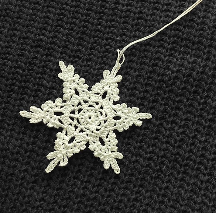 Zestaw szydełkowe gwiazdki na choinkę - 6 sztuk