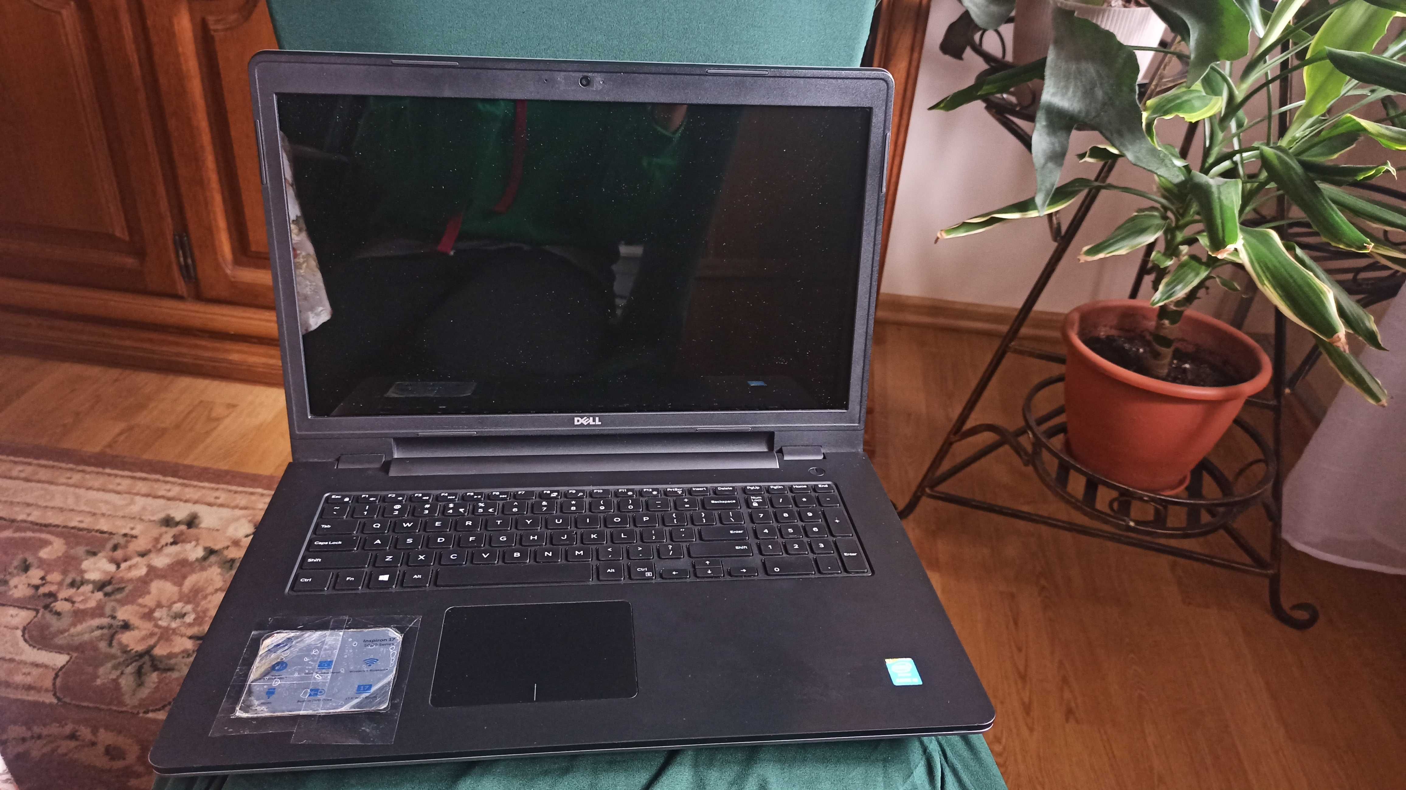 Laptop DELL Inspiron 17 5000 series