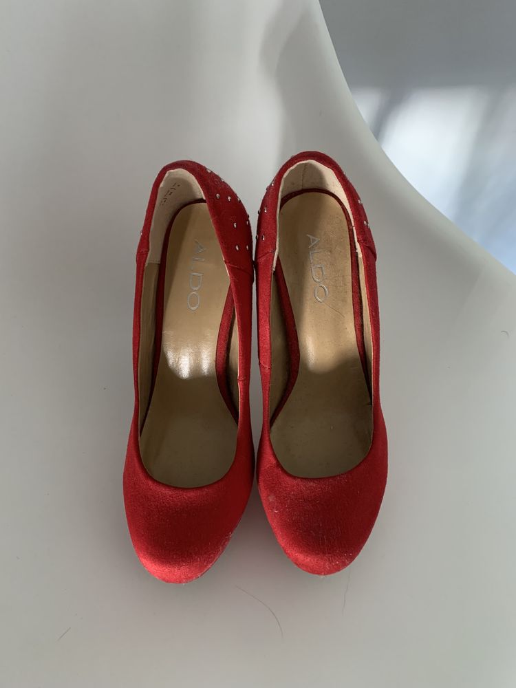 Sapatos Aldo vermelho vivo
