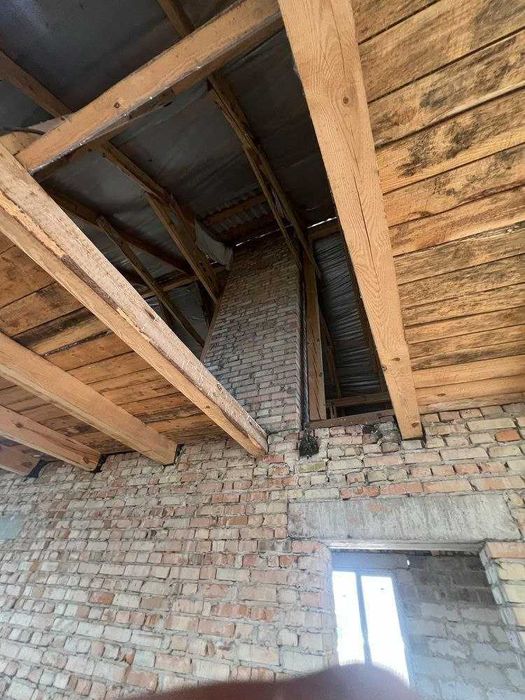 Будинок в Городку біля річки Устя