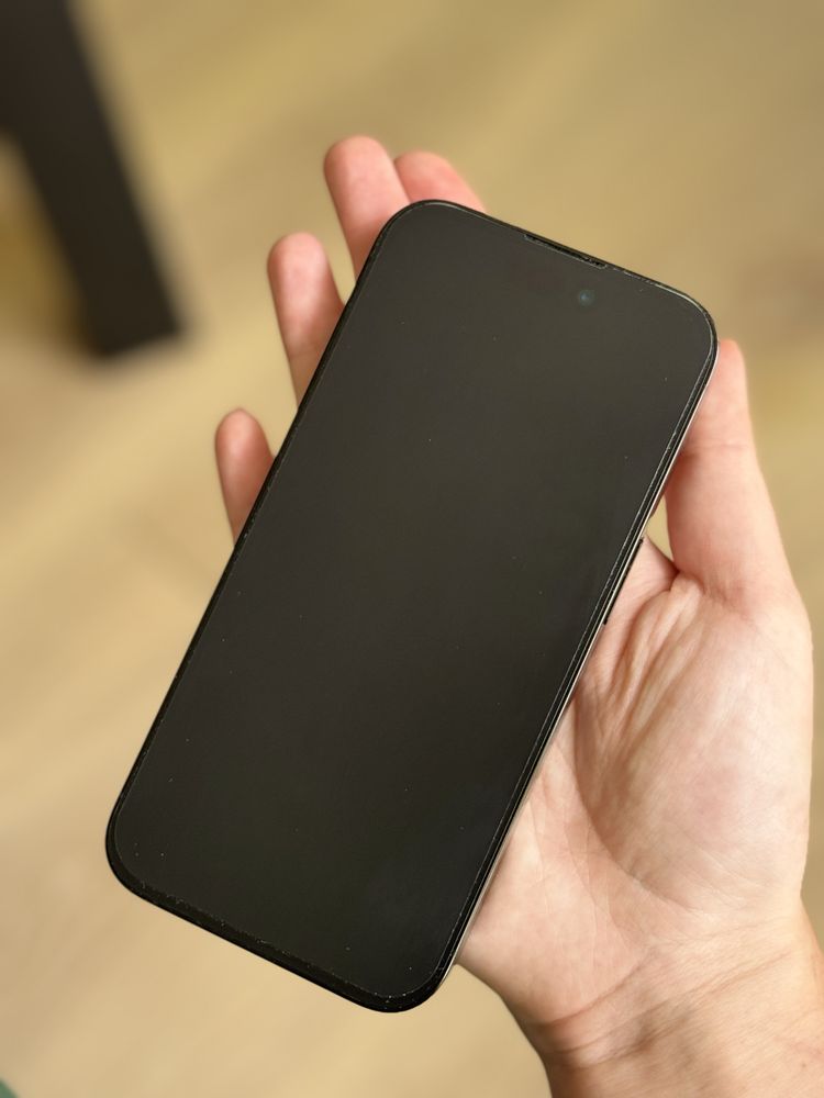 Apple Iphone 14 pro space black + case gratis