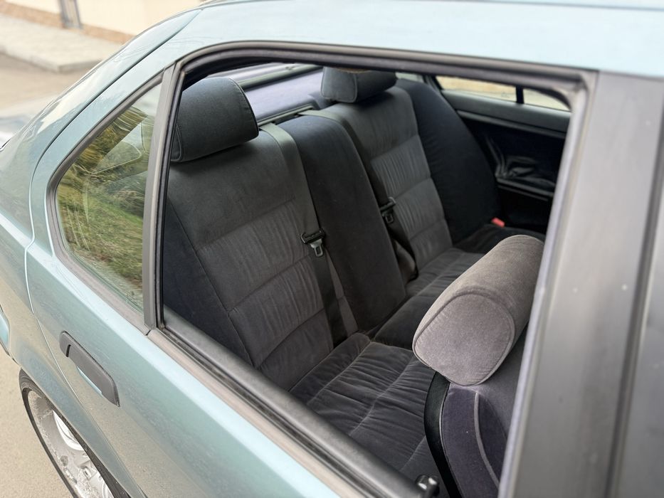 Продам BMW e36 320i