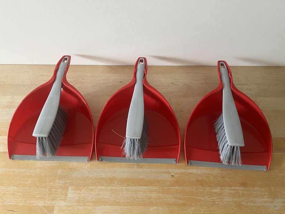 Pá do lixo e vassoura