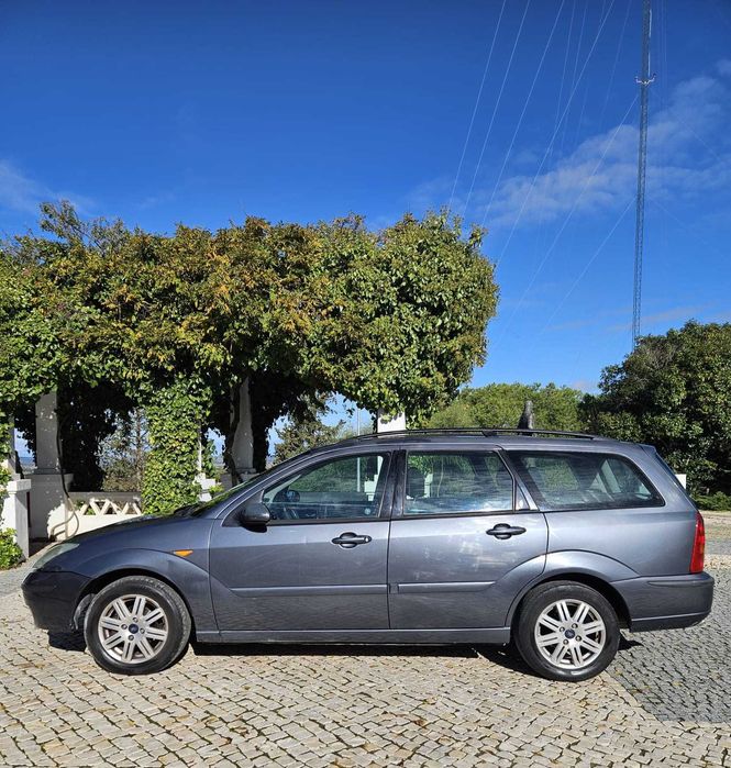 Carrinha Ford focus familiar, revisão feita