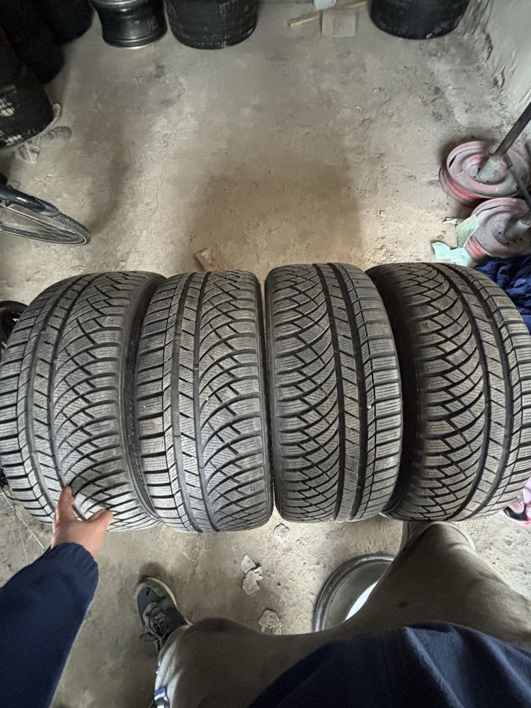 255/45/19 Kumho WinterCraft WP72 2023rok zimowe