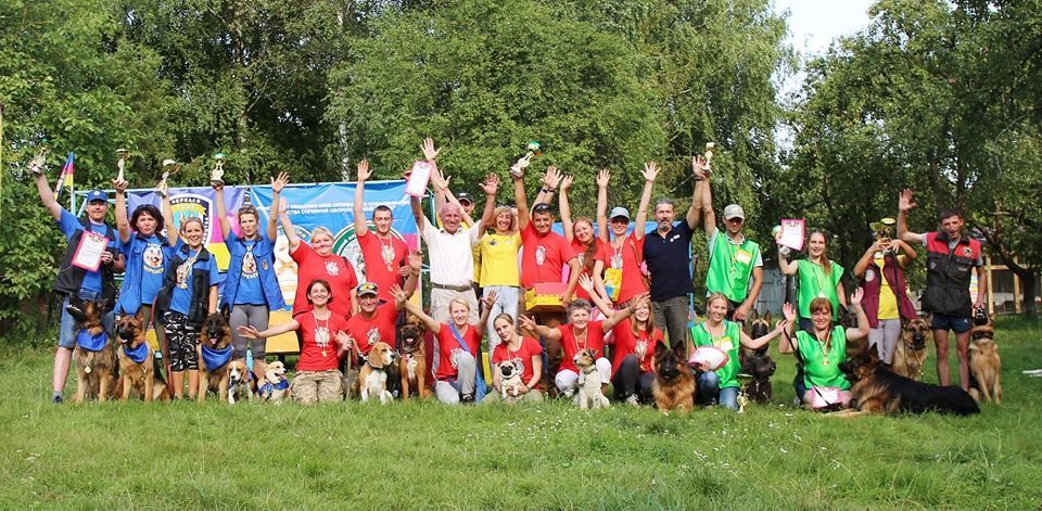 Дресирування собак. Клуб РОКСС. Заняття з інструктором-кінологом.